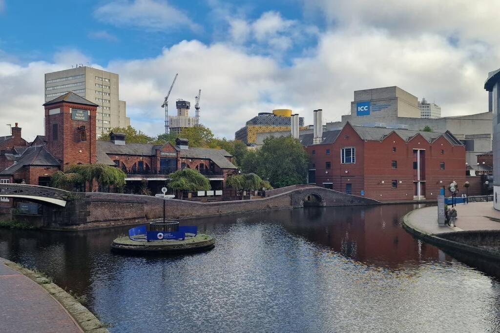 2 Bedroom Apartment Central Birmingham City Centre Екстер'єр фото