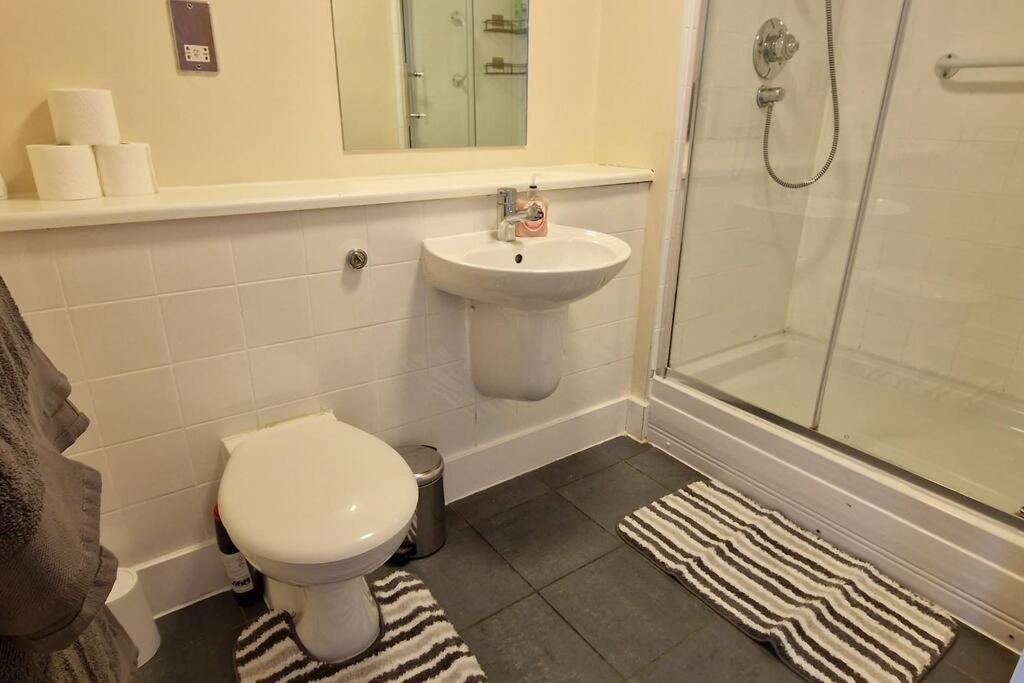 2 Bedroom Apartment Central Birmingham City Centre Екстер'єр фото