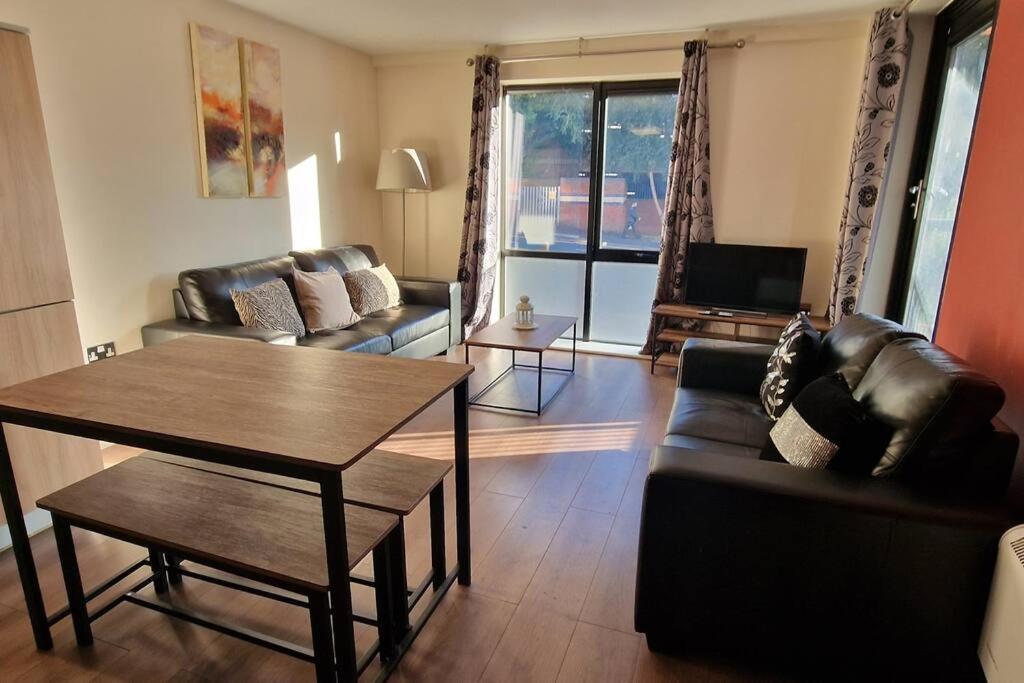 2 Bedroom Apartment Central Birmingham City Centre Екстер'єр фото
